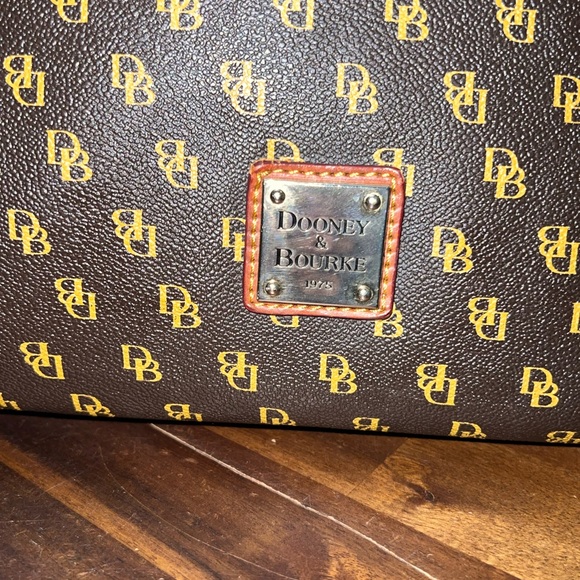 Dooney & Bourke Signature Brown Logo Leather Strap Shoulder Purse Tote - Picture 9 of 16